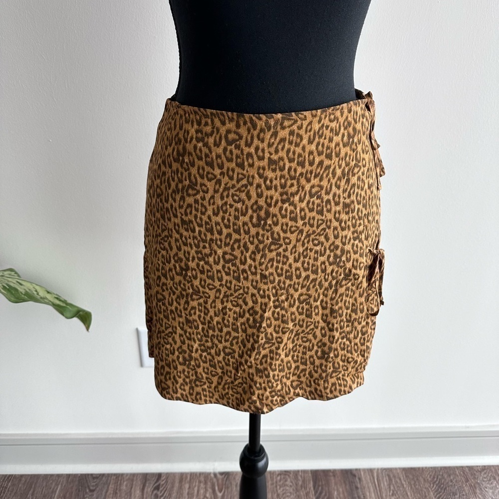 Gianni Bini GB Leopard Print Wrap Mjni Skirt - Picture 3 of 6